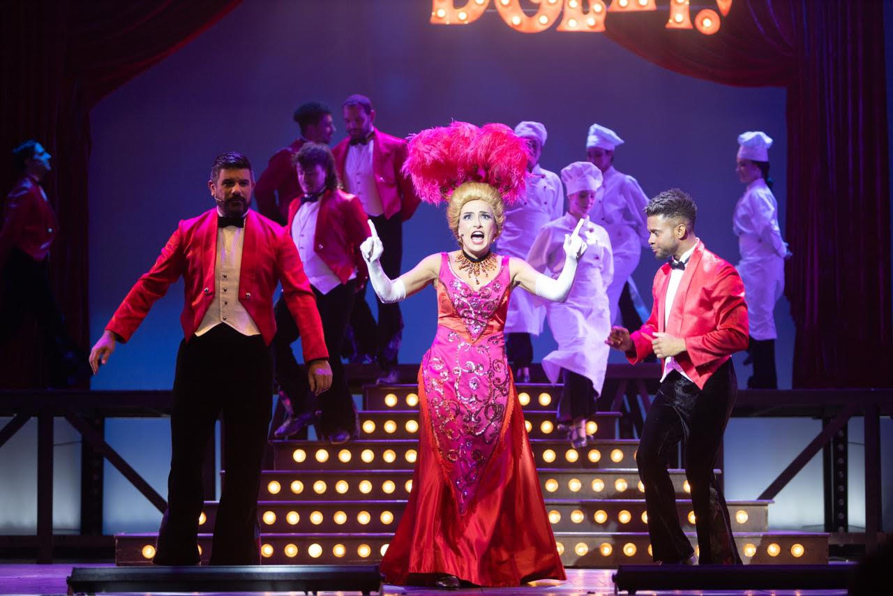 'Bibi uma Vida, em Musical' é ovacionado no palco do teatro Amazonas