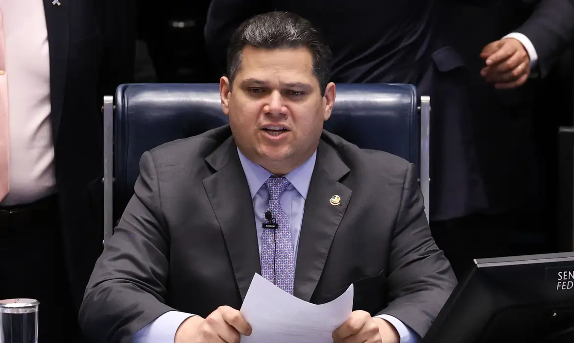 Governo pede a Alcolumbre que instale comissão sobre MP das Blusinhas