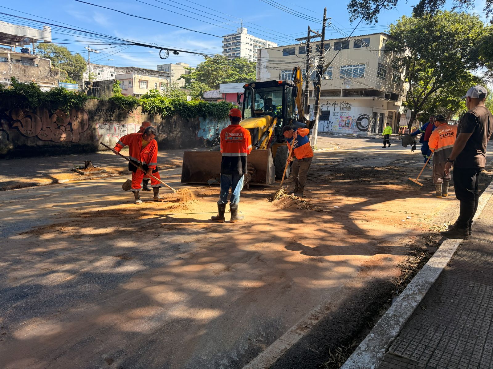 Prefeitura atua em obras emergencial na Av. Getúlio Vargas