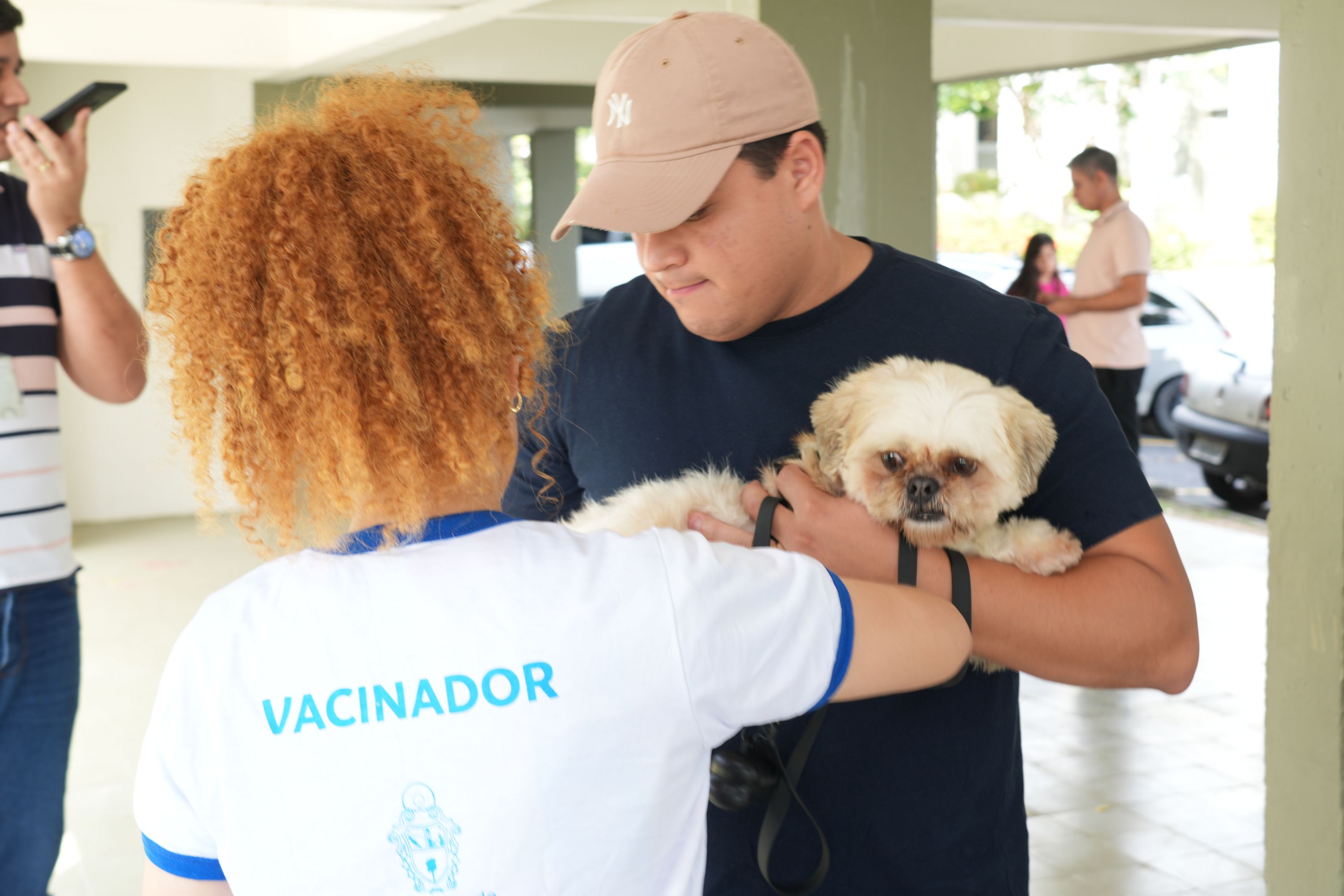 Campanha antirrábica de Manaus imuniza mais de 288 mil cães e gatos em 2025