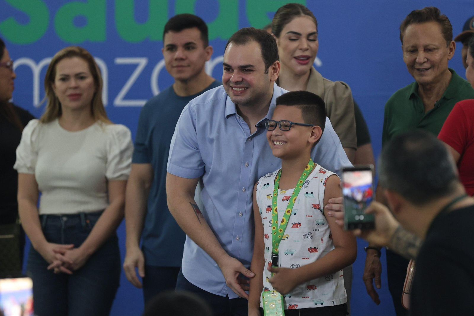 Governador interino Roberto Cidade acompanha entrega de 1,2 mil óculos em Manaus