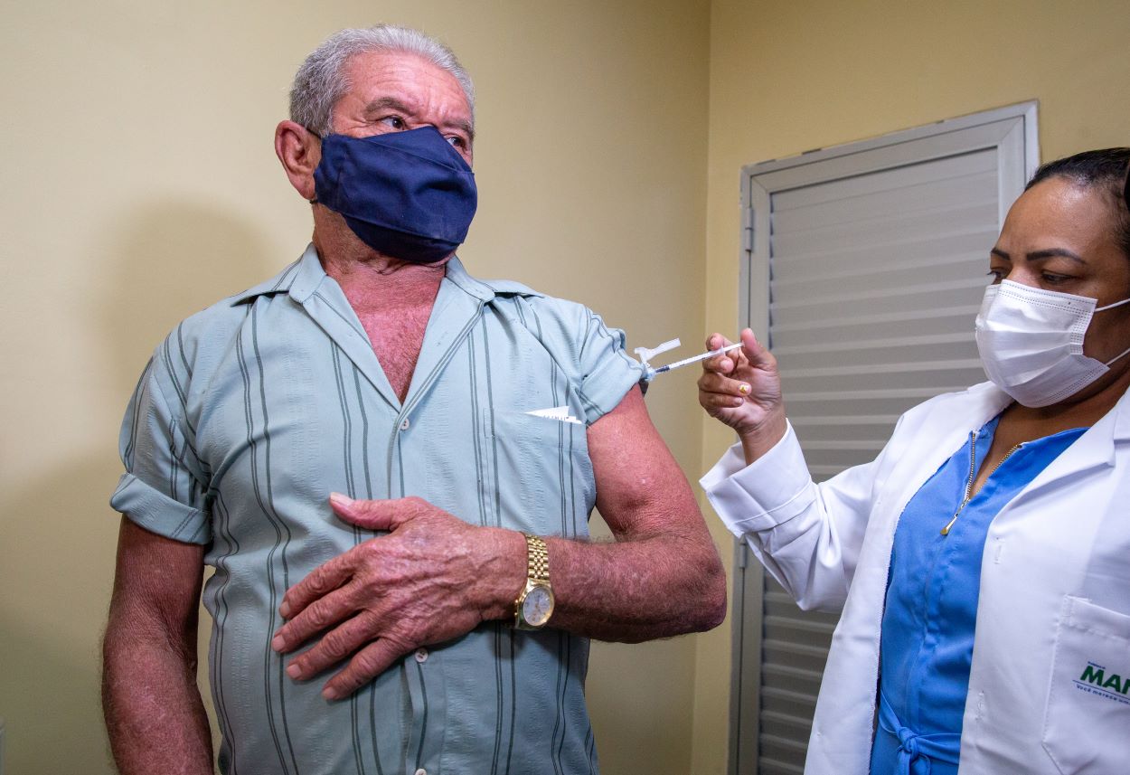 Manaus amplia oferta da vacinação contra pneumonia para idosos a partir de 85 anos