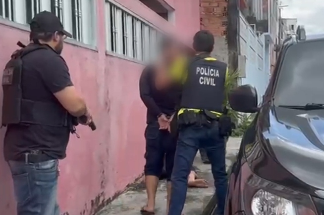 Vídeo: Homem é preso por tentativa de homicídio que deixou mulher paraplégica