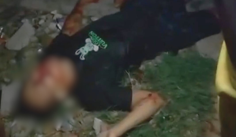 Vídeo: Mãe se desespera ao encontrar filho assassinado em Parintins; veja