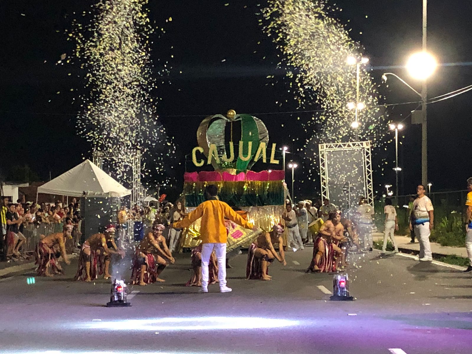Carnaval do Povão apresenta desfiles de escolas de samba e atrações musicais