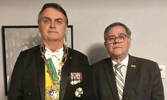 Médico de Bolsonaro era funcionário fantasma de agência nos EUA