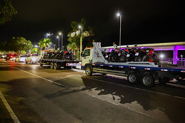 Detran-AM retira de circulação 40 motocicletas envolvidas em 'rolezinho' em Manaus