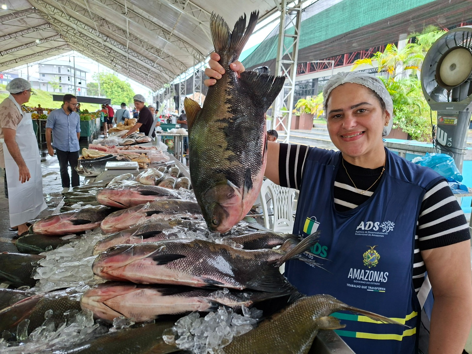 Feirão do Pescado comercializa mais de 37 toneladas de peixe em três dias