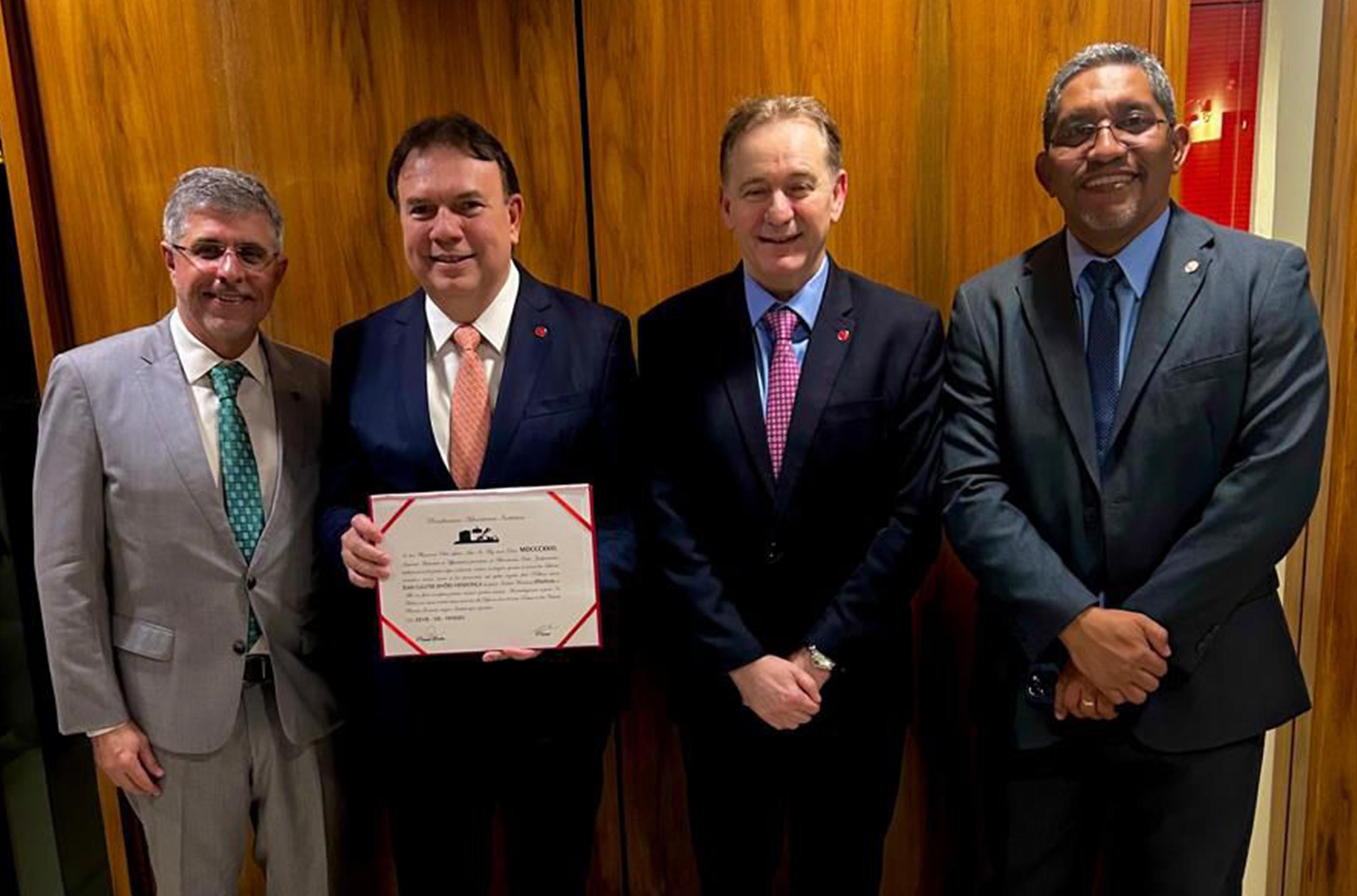 Lideranças do Direito no Amazonas são destaque em cerimônia do Instituto dos Advogados Brasileiros