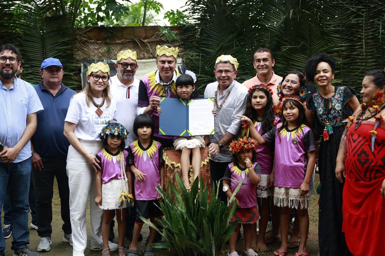 MEC anuncia construção de 27 escolas indígenas no Amazonas