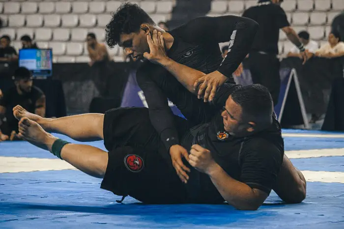 Manaus Open de Jiu-Jitsu: Mica Galvão brilha entre atletas e Qatar BJJ / Vision Brasil por equipes
