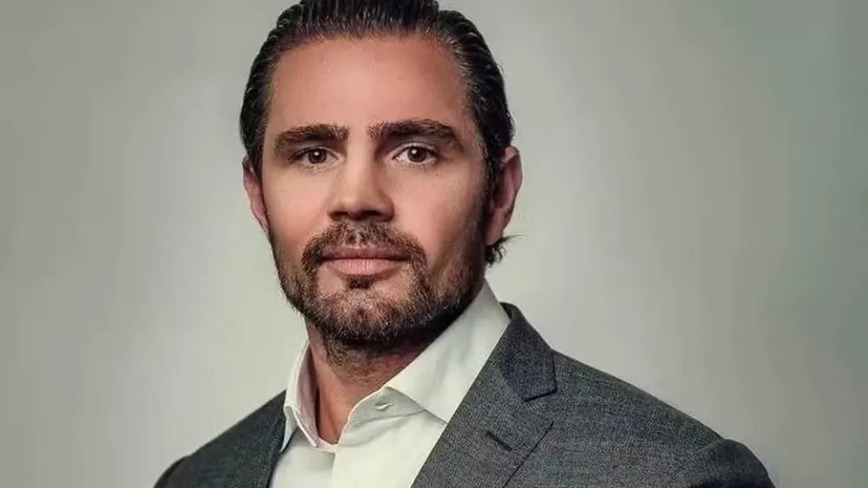 Dono do Banco Master tentou fugir para exterior em jatinho e foi preso pela PF no aeroporto