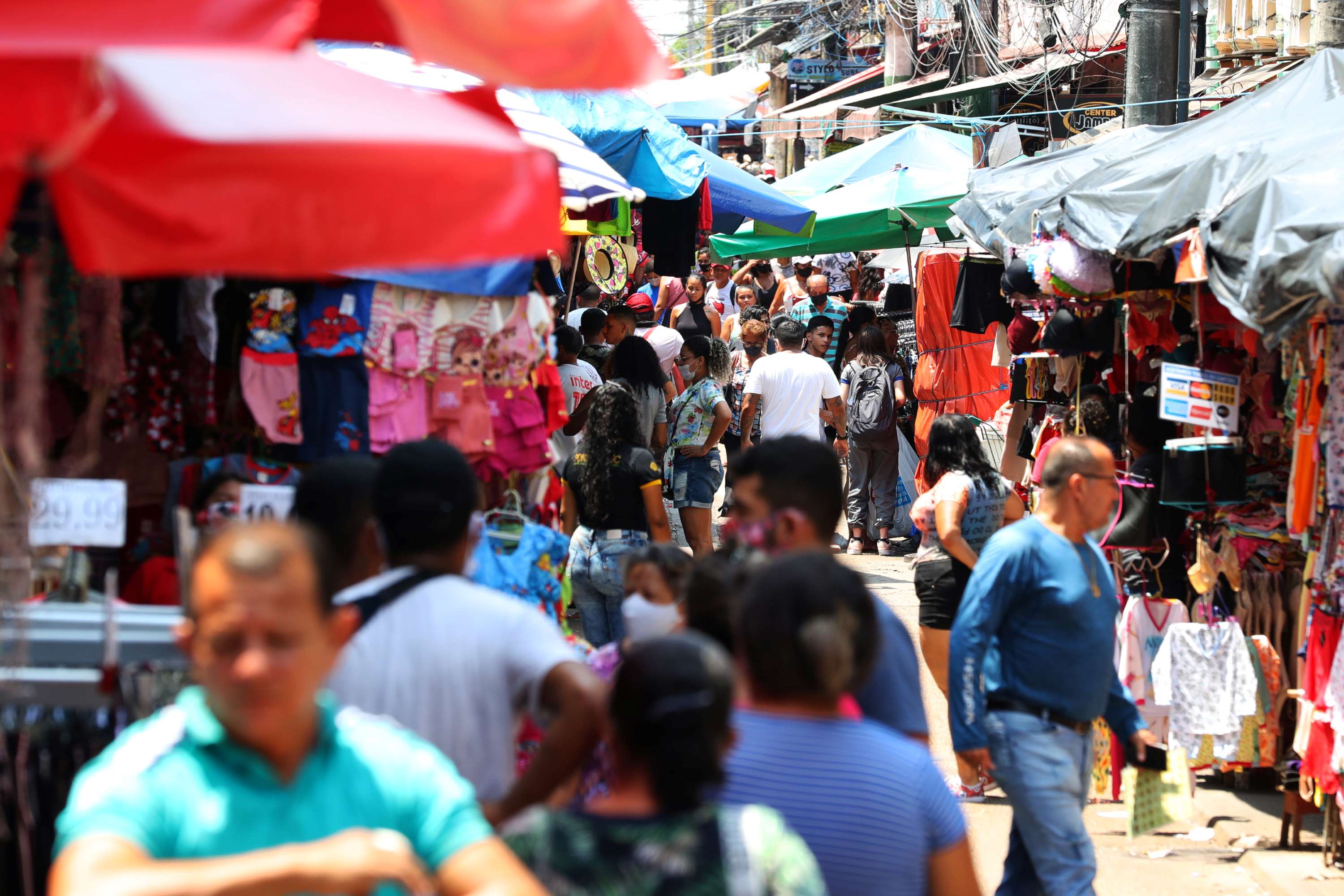 Wilson Lima anuncia adiantamento da primeira parcela do 13° salário