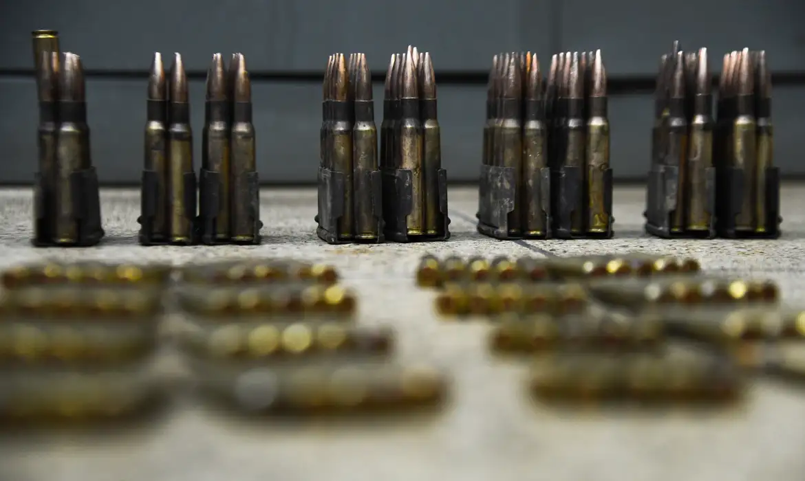 Militar é preso suspeito de furtar mais de 1,5 mil munições do Cigs