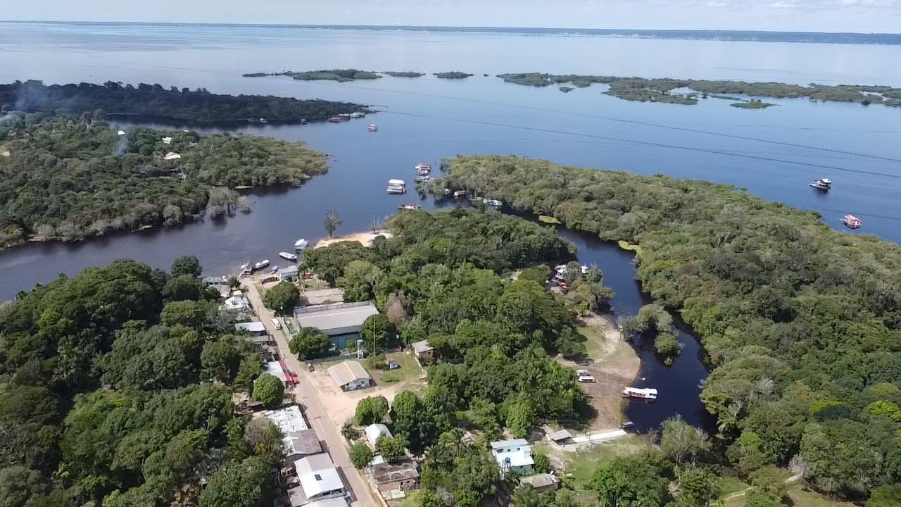 DPE-AM obtém nova decisão que suspende ordem de retirada de flutuantes do Tarumã