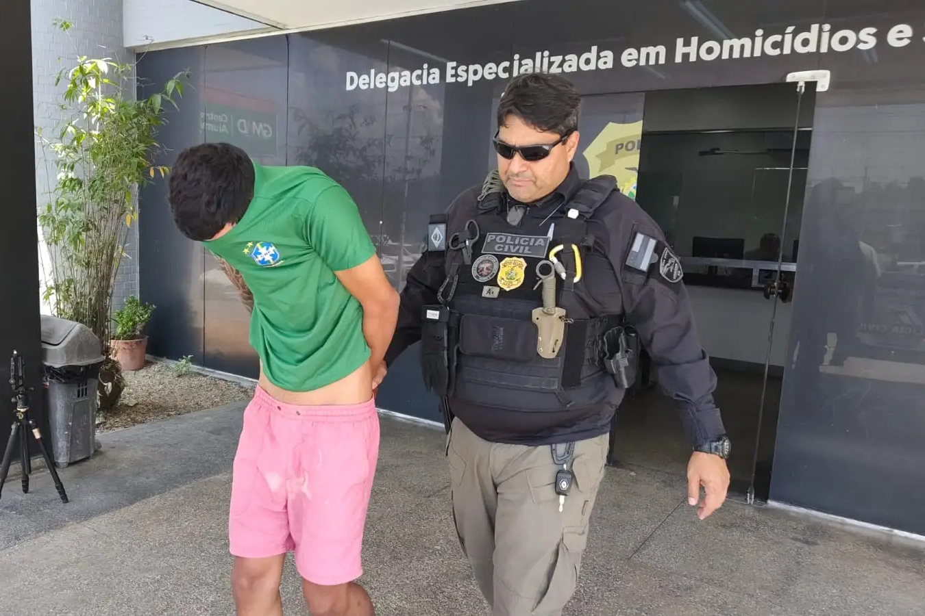 Suspeito de matar venezuelano em apartamento no Centro de Manaus é preso