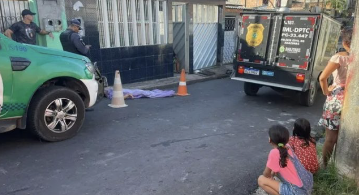 Vídeo: Homem visita área vermelha antes do Natal e se dá mal em Manaus