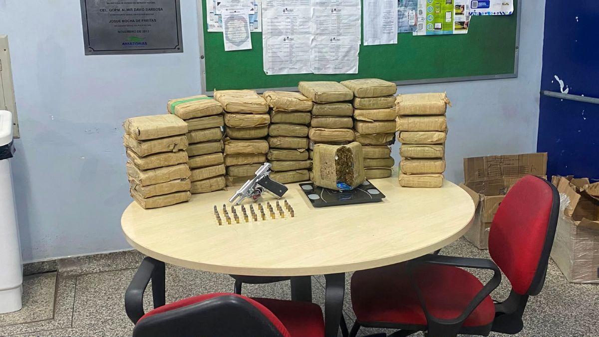 Casa no bairro da Paz armazenava 50 quilos de maconha, pistola e munições