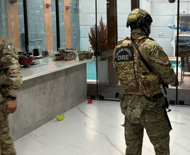 PF faz operação contra tráfico de drogas por avião em Manaus e Coari