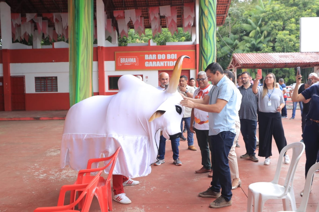 Wilson Lima critica diretoria do Garantido: 'Não tem essa conversa de colocar a faca no pescoço do governo'