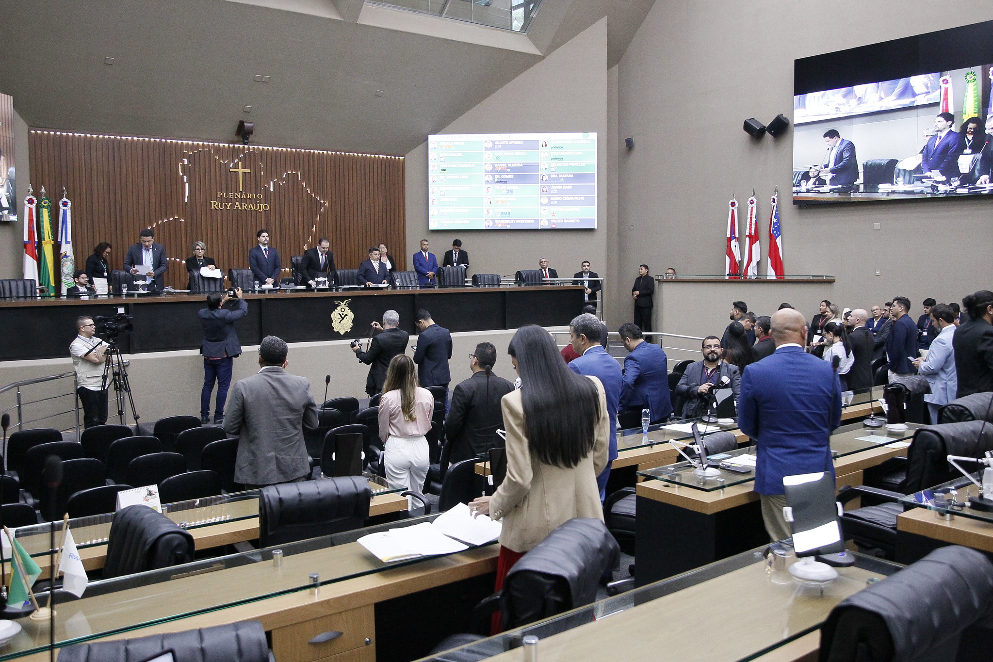 Projeto de Lei que protege crianças nas redes sociais é aprovado na Aleam