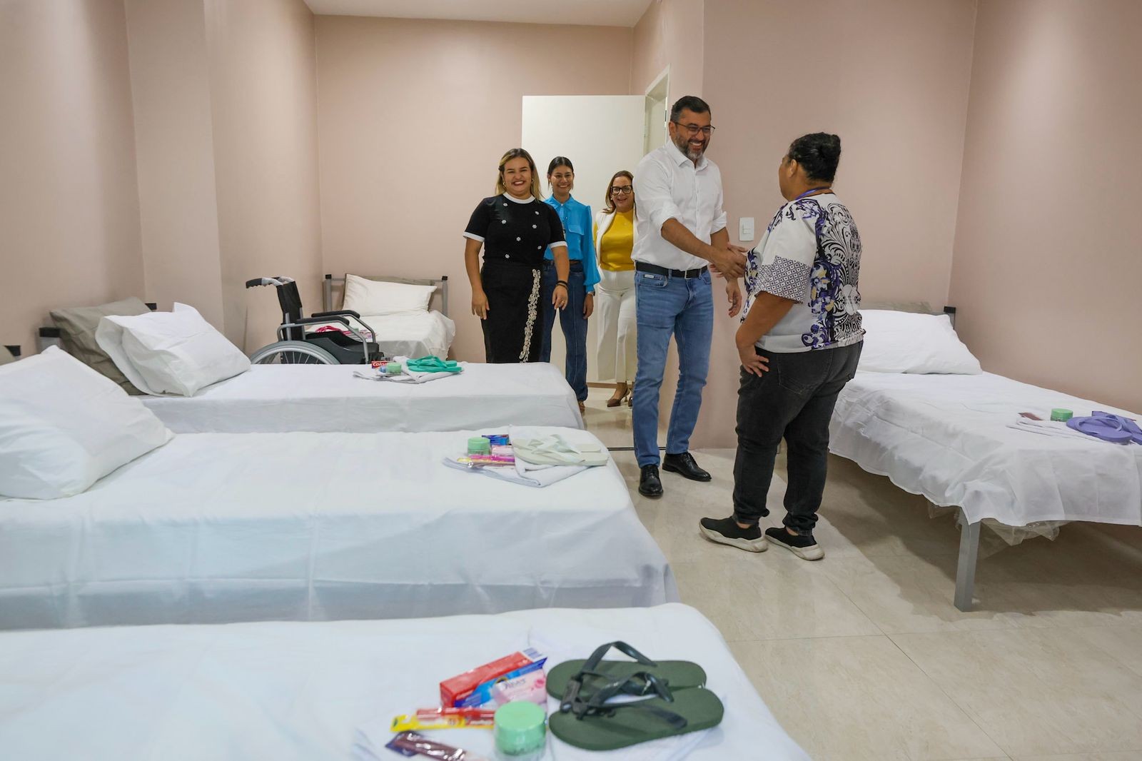 Casa de passagem para pessoas idosas é inaugurada no Amazonas