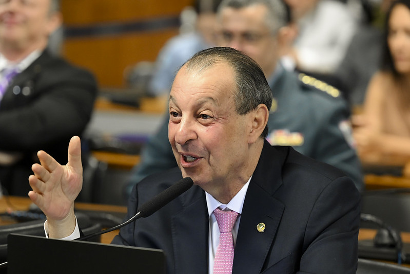 Pesquisa mostra Omar Aziz à frente na disputa pelo Governo do Amazonas