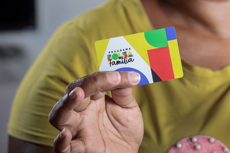 Mais de 628 mil famílias do Amazonas recebem o Bolsa Família a partir de hoje