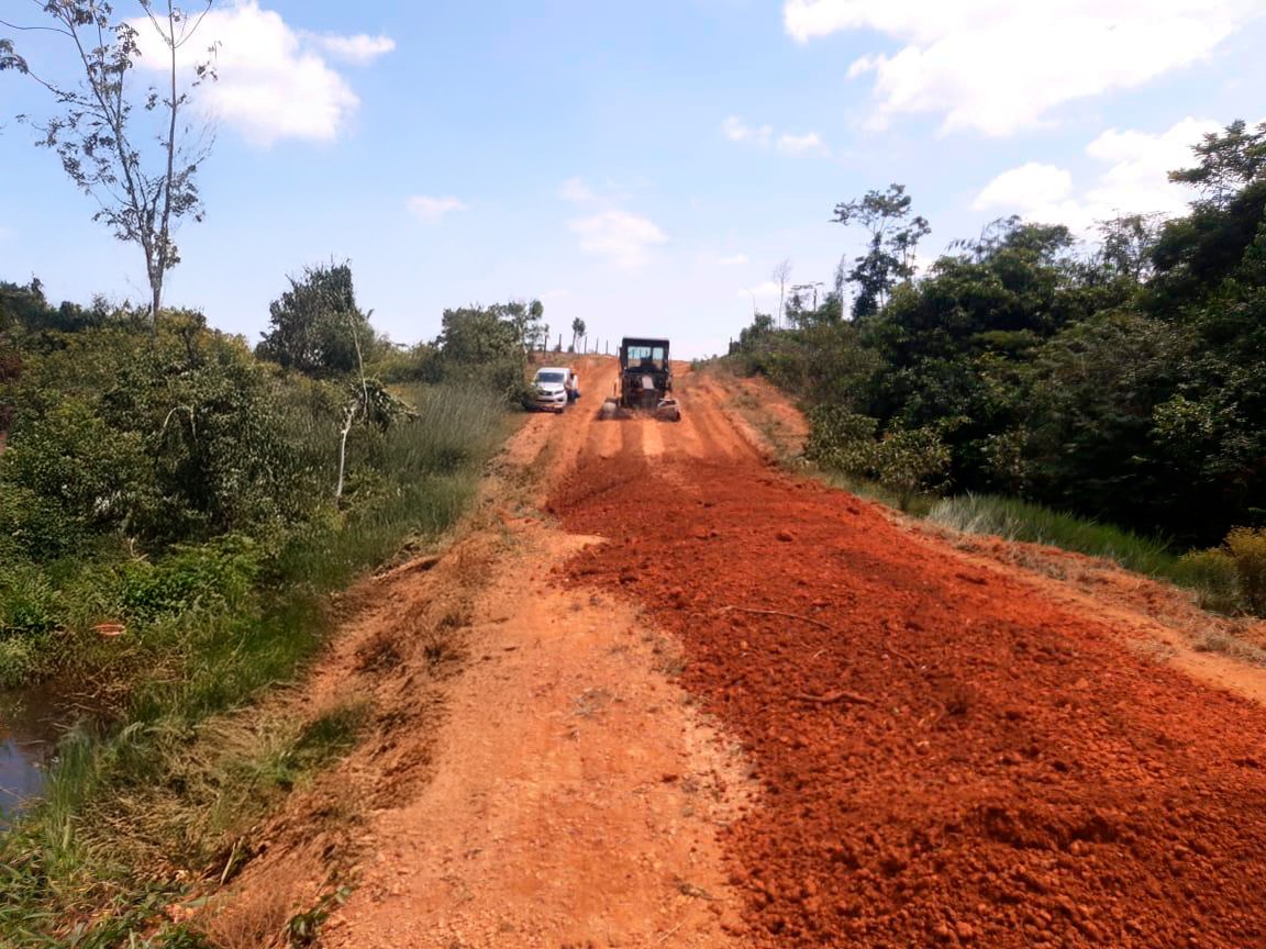Governo do AM investe R$ 500 mil para recuperação de ramais e vicinais da zona rural de Apuí