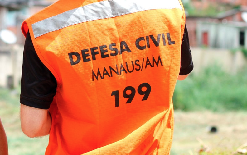 Chuvas provocam erosões, alagamentos e deslizamentos em Manaus