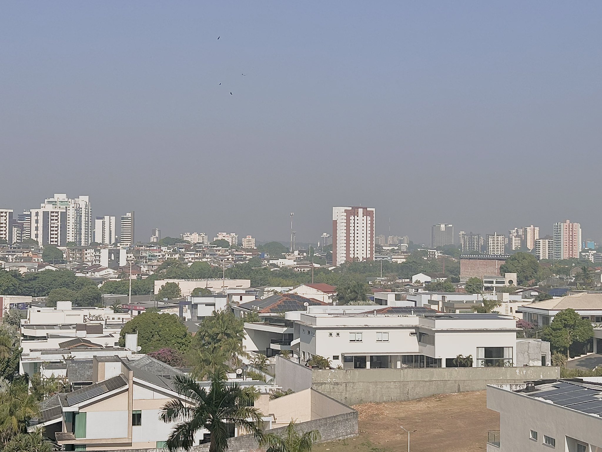 Fumaça no horizonte de Manaus - Foto: Mário Adolfo Filho