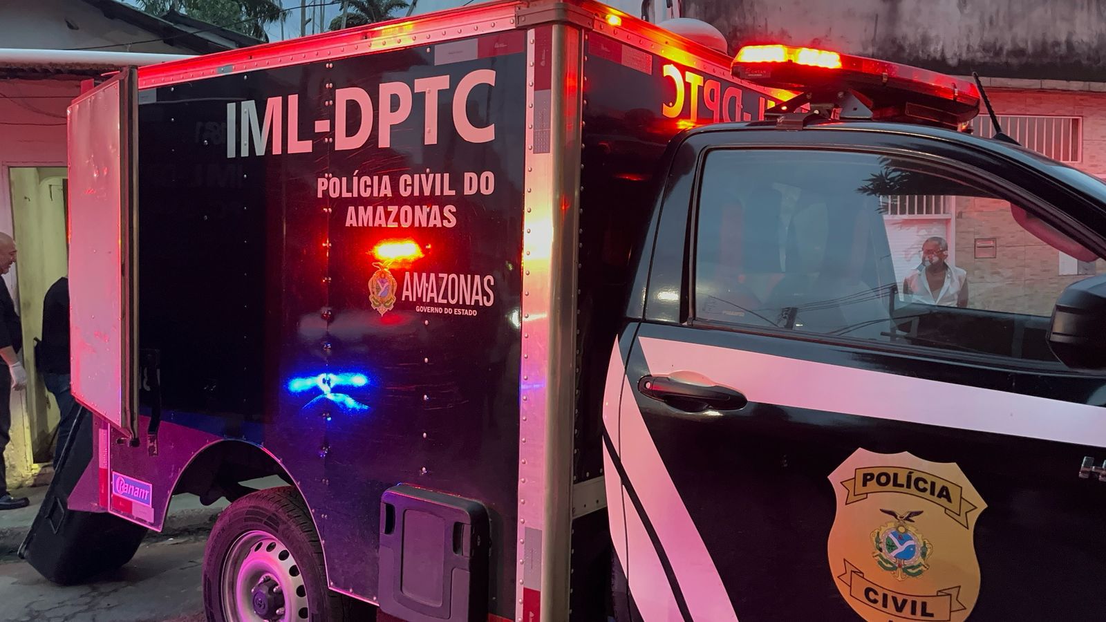 Vídeo: Homem é assassinado a tiros em bar de Manaus; veja