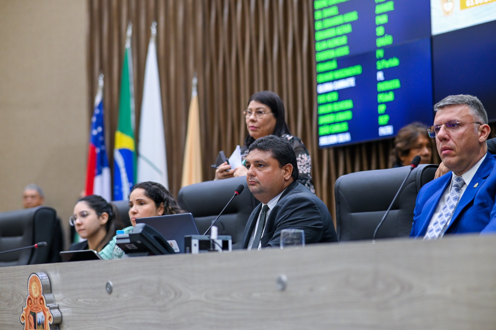 Vereadores deliberam cinco Projetos de Lei do Executivo Municipal