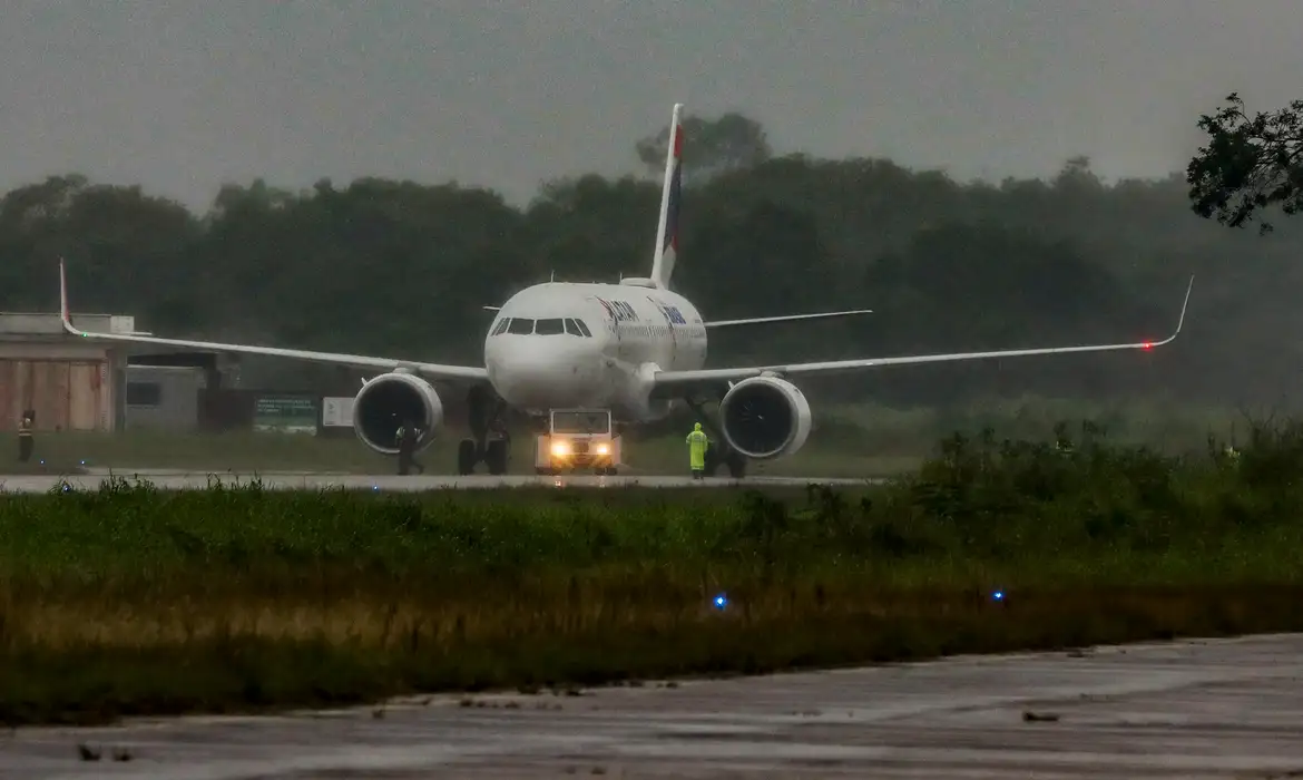 Governo prorroga descontos no querosene de aviação e no biodiesel