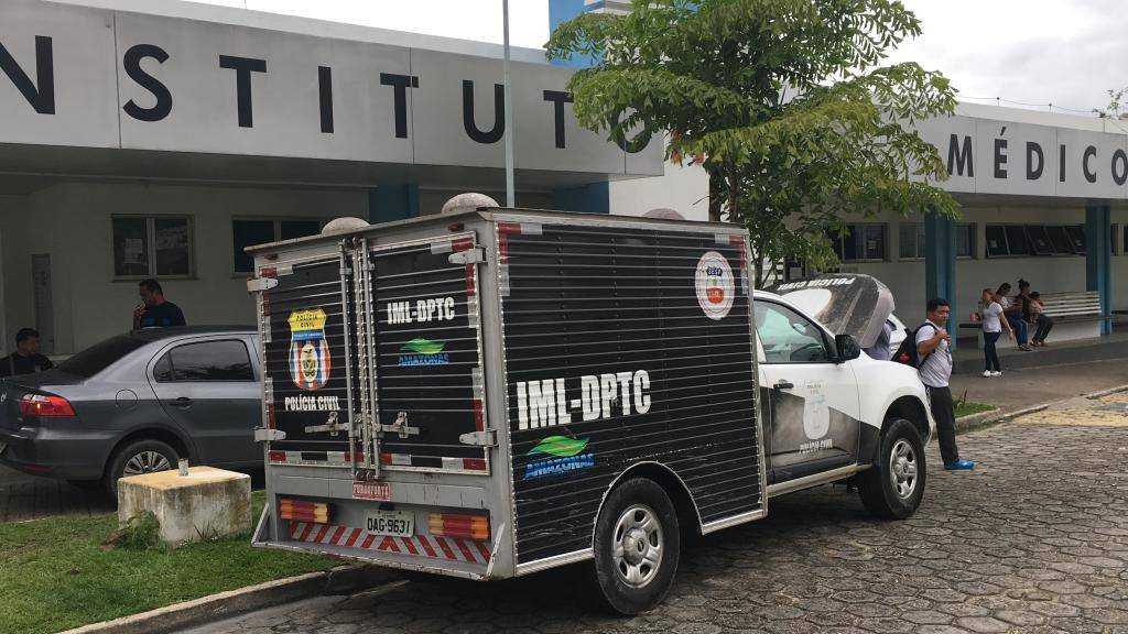 Motociclista morre após perder o controle da moto e ser atropelado por carro em Manaus