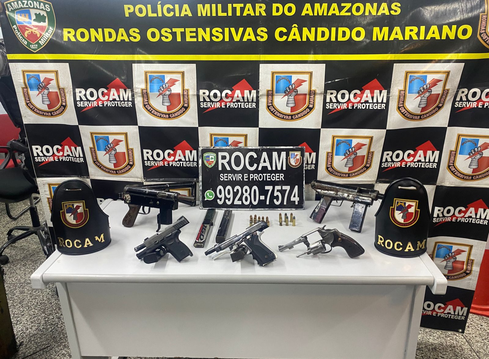 Suspeito é preso com submetralhadoras dentro de mochila na Redenção