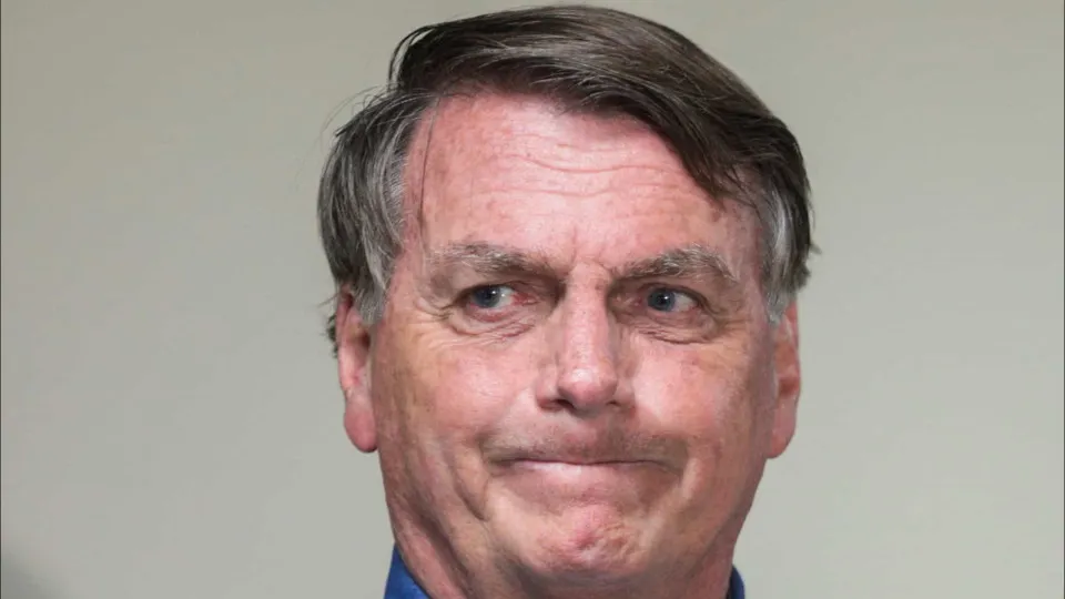 Datafolha: 67% acham que Bolsonaro deveria abrir mão de candidatura