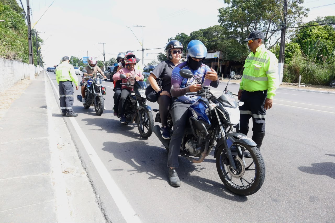 Prefeitura intensifica fiscalização e orientação no trânsito na zona Centro-Sul de Manaus