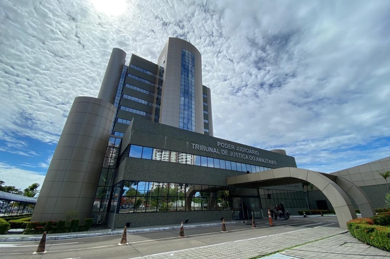 Vídeos: Prédio do TJAM em Manaus é evacuado após tremor