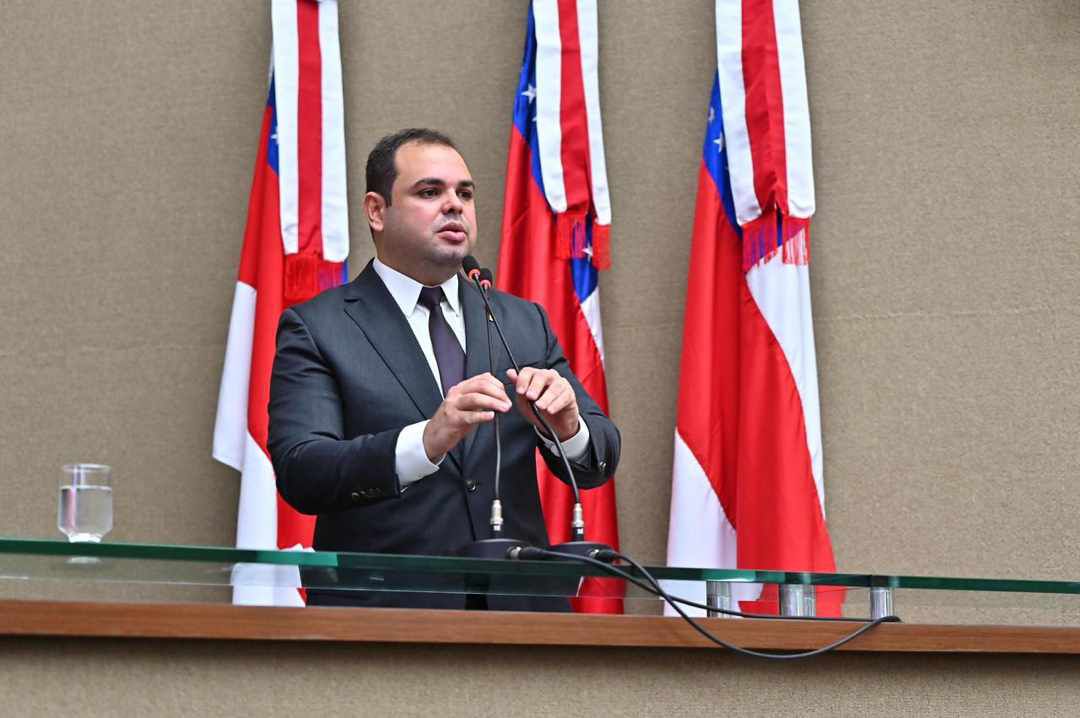 Vira lei projeto de Roberto Cidade que obriga motorista que causar acidente a pagar prejuízos