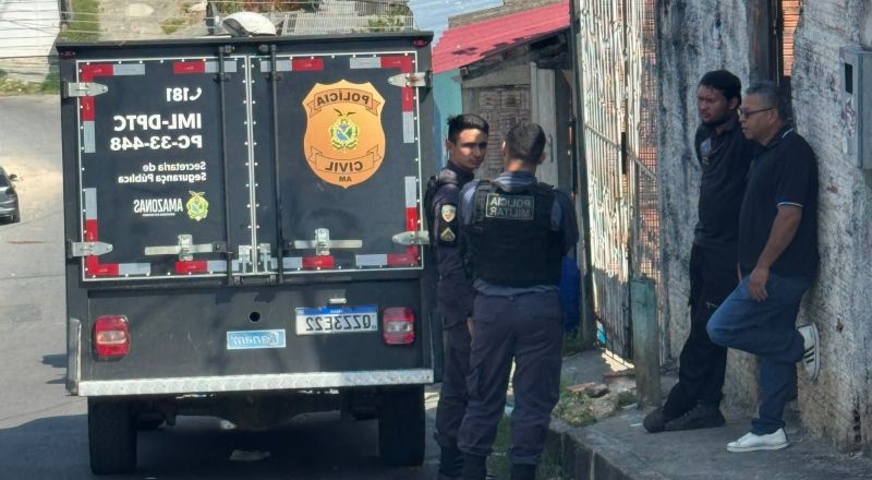 Homem é encontrado morto com faca ao lado do corpo no bairro Tancredo Neves