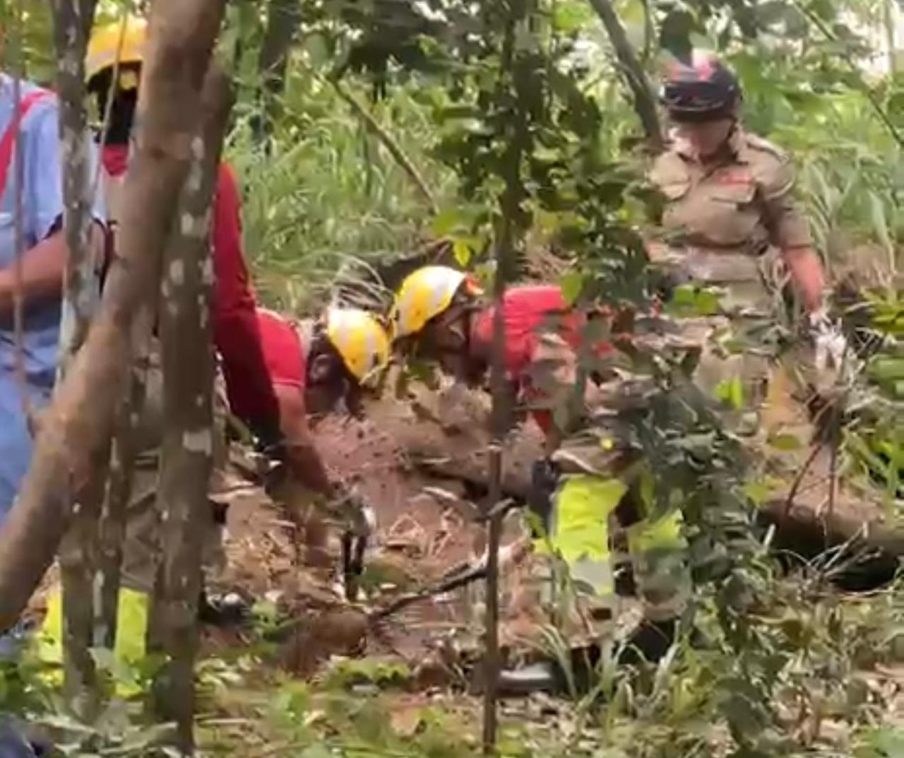 Familiares encontram corpo de homem desaparecido em cova rasa no Bairro da União