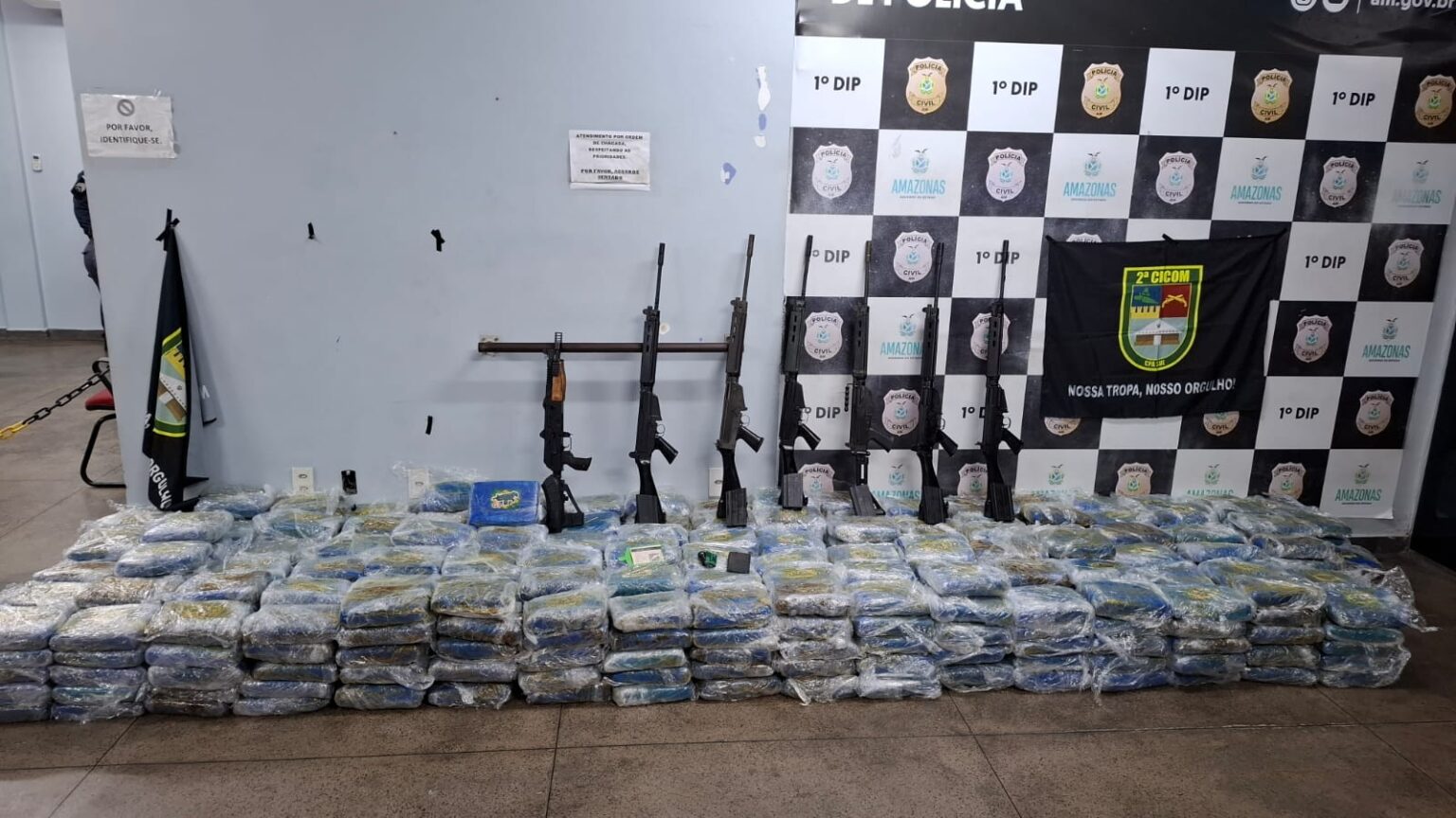 Homem é preso com sete fuzis e meia tonelada de maconha no Educandos