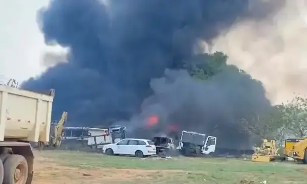 Vídeo: queimadas em Iranduba mobilizam equipes do Corpo de Bombeiros