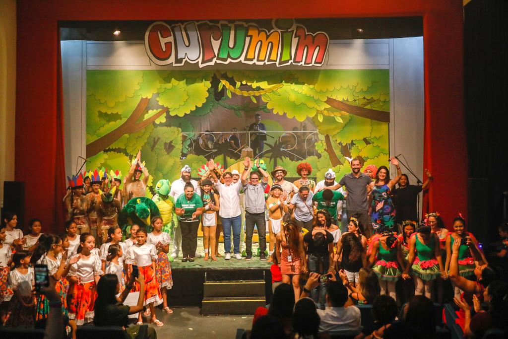 Musical do Curumim leva multidão ao Teatro da Instalação
