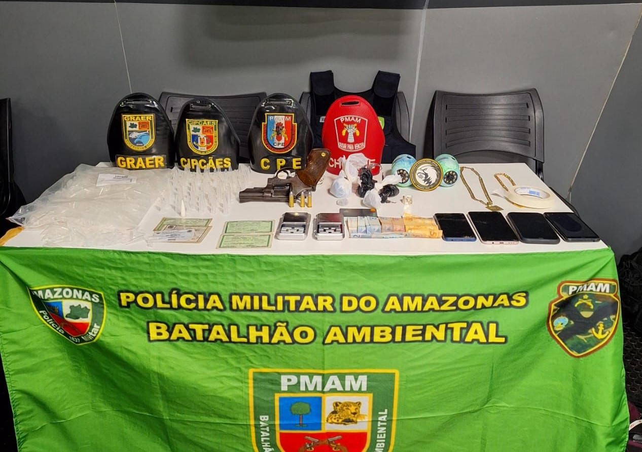 Base Arpão 2 prende casal com arma, drogas e munições em comunidade do AM