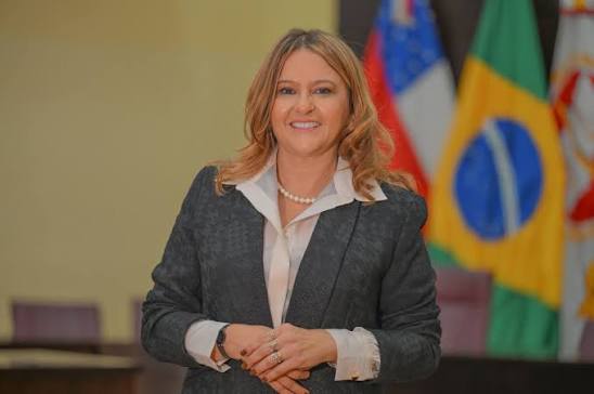 Lula nomeia advogada Laura Lucas para vaga no TRE-AM