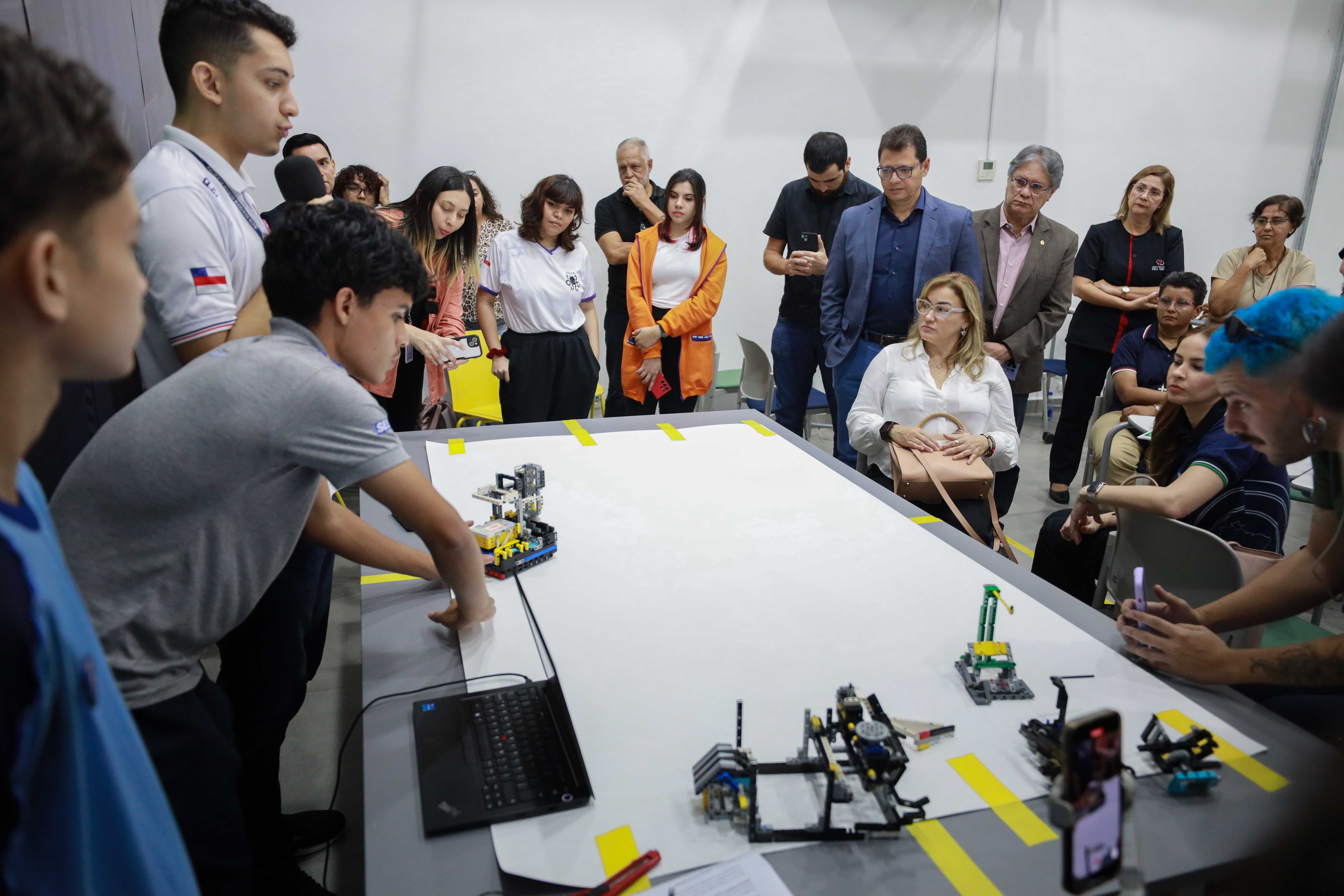 Governo do AM vai implantar programa de robótica nas escolas ribeirinhas e indígenas