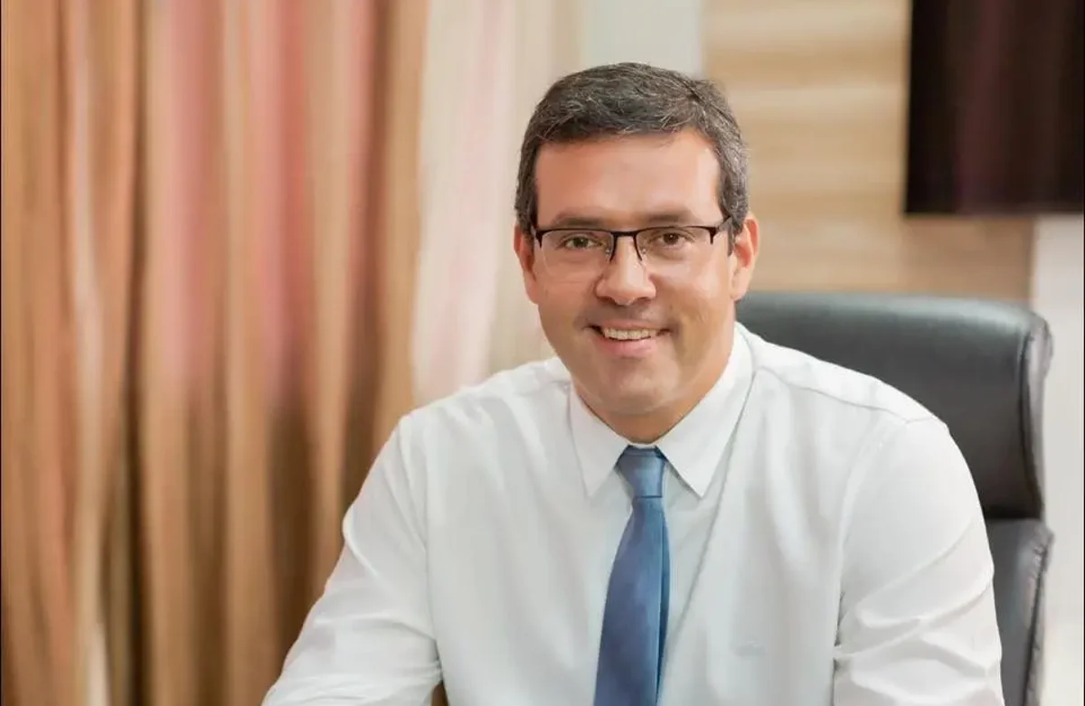 Dino afasta prefeito e vice de Macapá por suspeita de desvio de verba