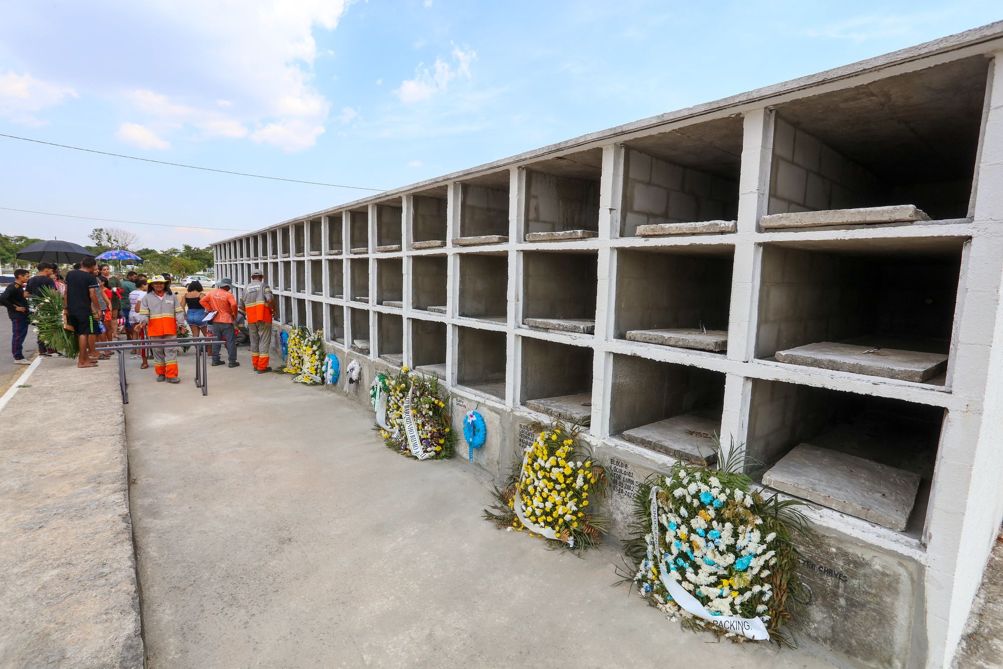 Manaus adota sepultamentos em gavetas para otimização de espaços
